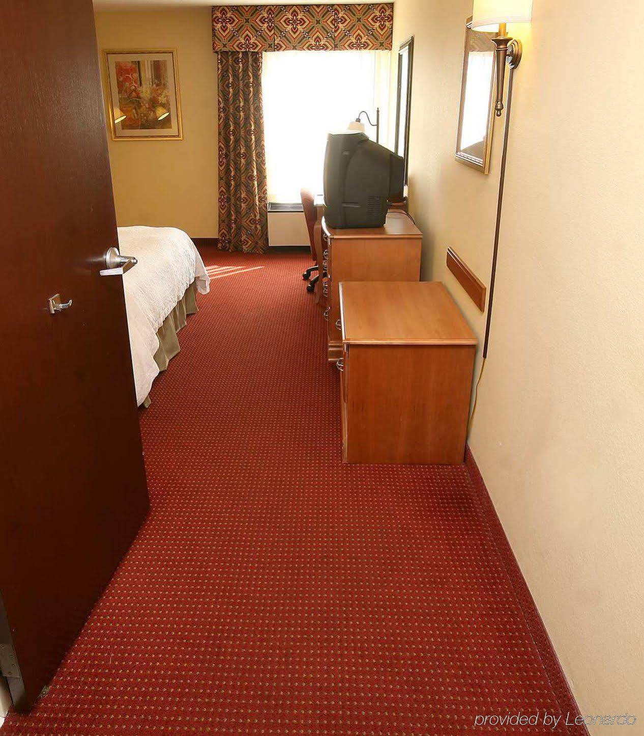 Hampton Inn Бардстаун Номер фото