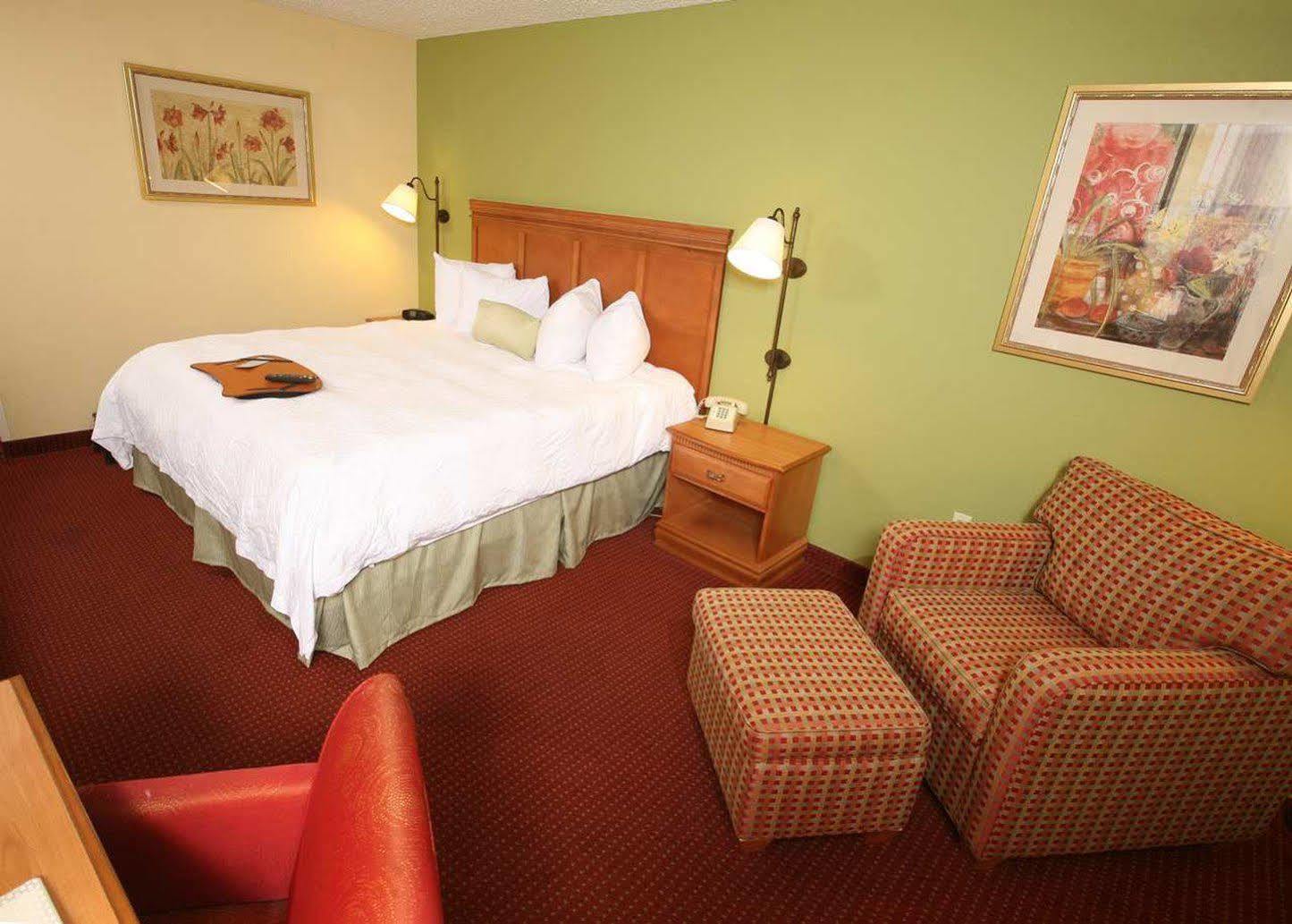 Hampton Inn Бардстаун Экстерьер фото